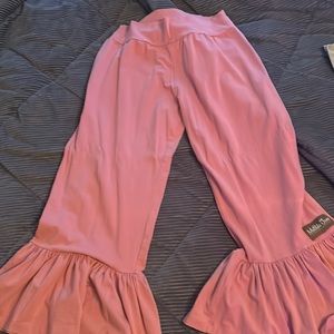 Matilda Jane capri ruffles, size large pink in color.